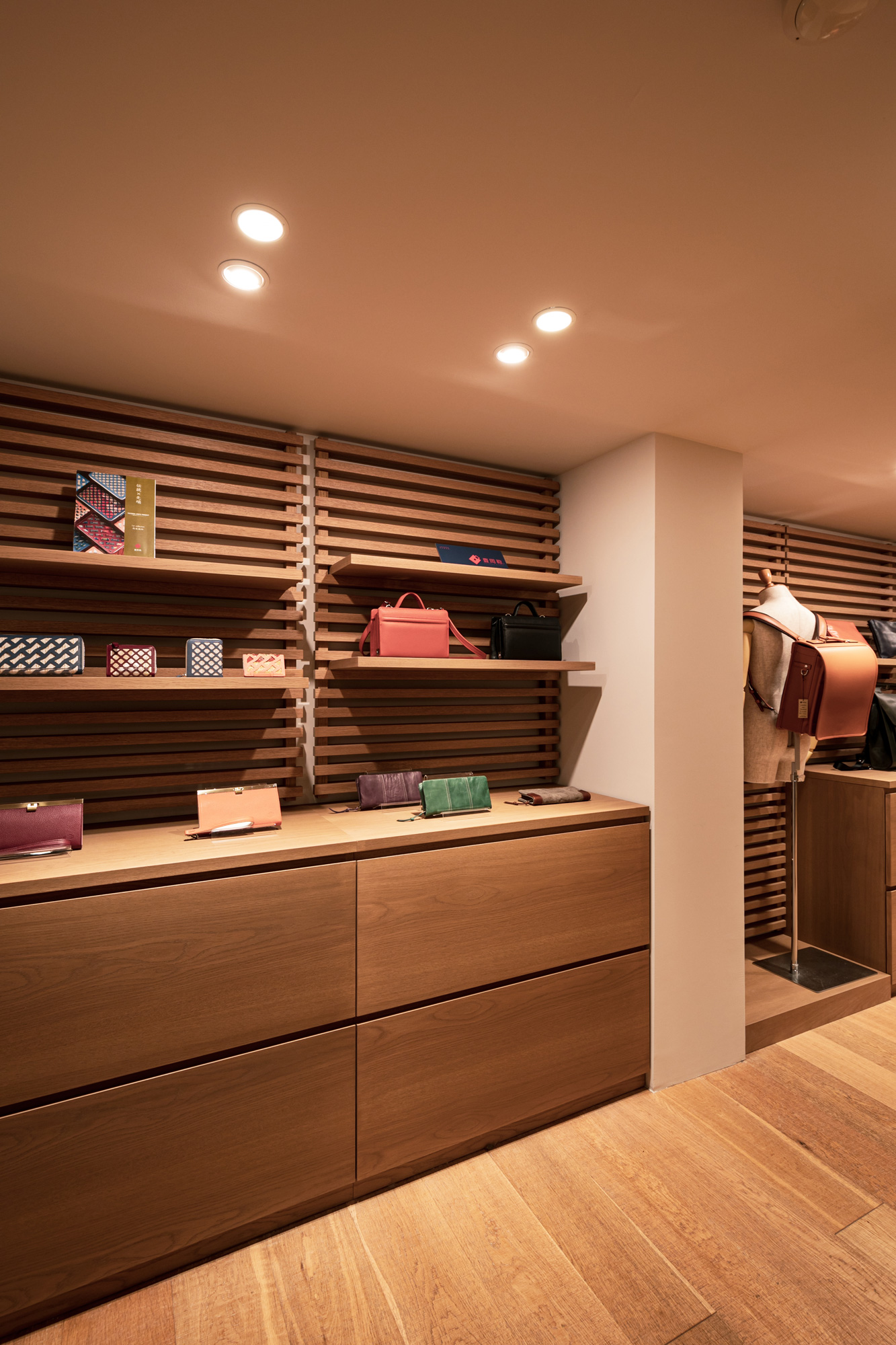 兵庫県・Toyooka・Toyooka KABAN Artisan Atelier